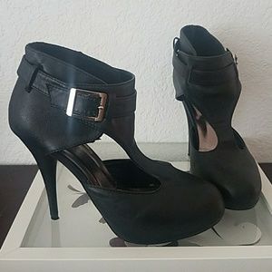 Heels size 8